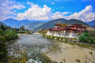 punakha dzong ,it’s often considered the most beautiful dzong in the country, it is also the most important dzong in bhutanese history.