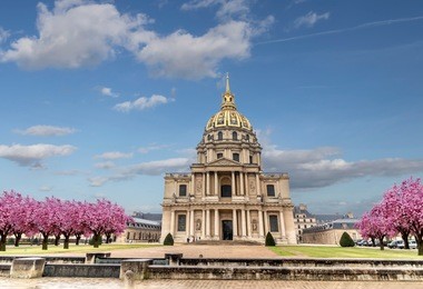 les invalides (national residence of the invalids) - complex of museums and monuments in paris, france. les invalides is the burial site for some of france's war heroes