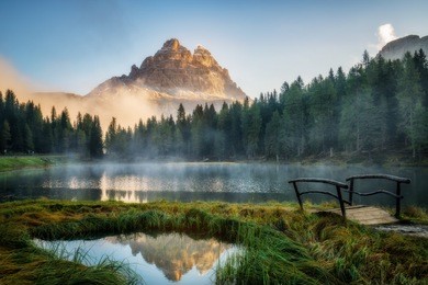 majestic landscape of antorno lake with famous dolomites mountain peak of tre cime di lavaredo in background in eastern dolomites, italy europe. beautiful nature scenery and scenic travel destination.