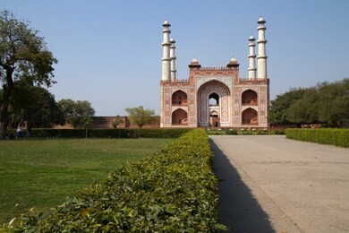 akbar tomb near agra in india