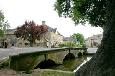 bourton on the water in the cotsworlds, england