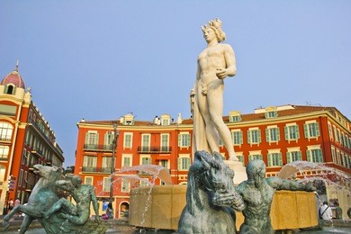 place massena in nice with the fontaine du soleil and the apollo statue