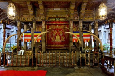kandy, sri lanka - tooth of buddha temple 