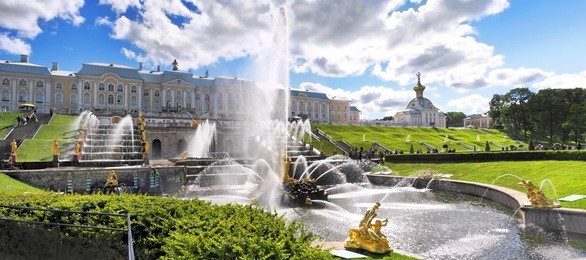 grand cascade in pertergof, saint-petersburg, russia