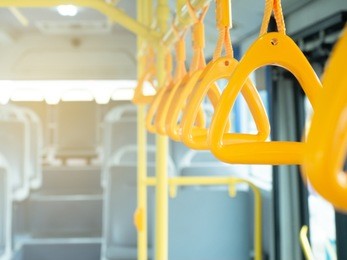enpty in bus many seat and handle hold