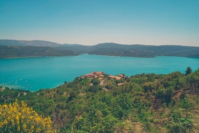 lac de sainte-croix, lake of sainte-croix, gorges du verdon, provence, france. blue sunny day
