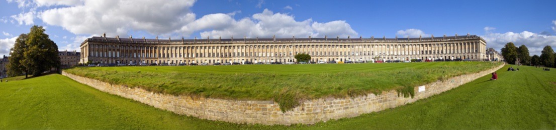 the royal crescent in bath, somerset.