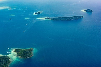 an aerial view part of tunku abdul rahman national park, comprises of sapi, mamutik and manukan island. the park is one of the park under the management of sabah park. located in sabah, malaysia