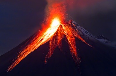 close up volcano eruption (tungurahua)