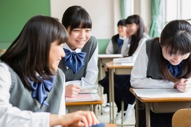 japanese female students to discuss