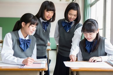 japanese female students to discuss