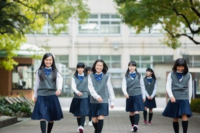 look into japanese girls