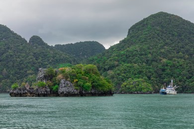 pulau dayang bunting, langkawi’s second largest uninhabited island, is easily accessible via a 15-minute boat ride from kuah jetty. its name literally translates to ‘isle of the pregnant maiden.
