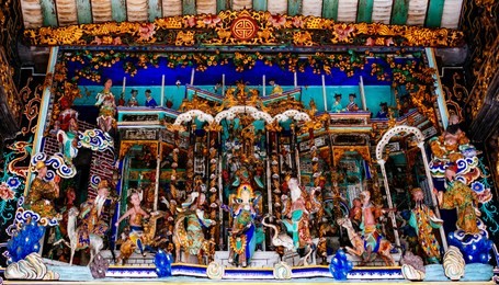 old chinese temple building in penang malaysia cheong fatt tze mansion chinese style old architecture building, with bright colors. 