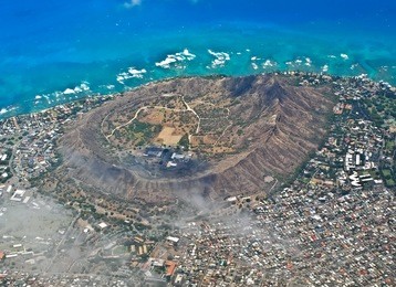 diamond head in waikiki from above