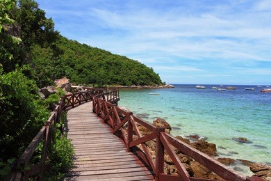 wooden bridge with beautiful seacape in koh lan ,thailand