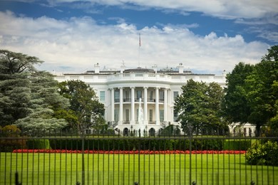 the white house at 1600 pennsylvania ave home of the president of the united states of america in washington dc usa