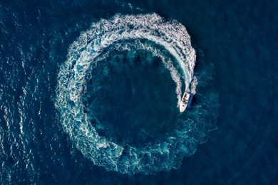 boat loop on the sea