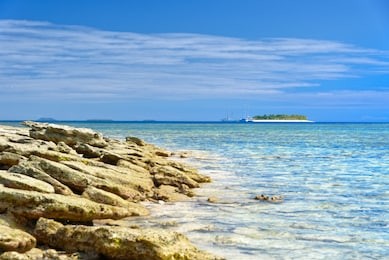 turquoise sea water off the islands of fiji