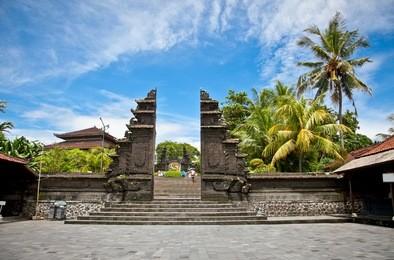 entrance in tanah lot temple, the most important hindu temple of bali, indonesia.