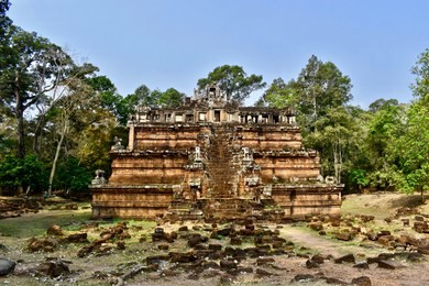 phimeanakas temple in angkor thom, siem reap, cambodia