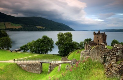 urquhart castle in scotland.