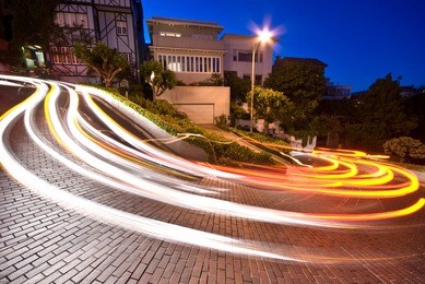 lombard street in san francisco at night
