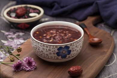 delicious black rice porridge