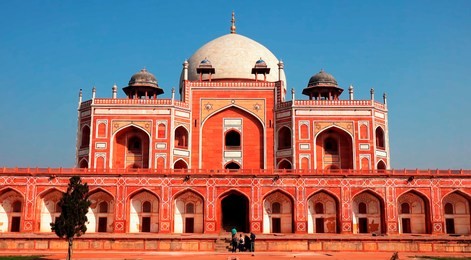 humayun's tomb is the tomb of the mughal emperor humayun in delhi, india.
the tomb was commissioned by humayun's first wife and chief consort, empress bega begum in 1570 and designed by his son.
