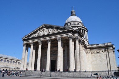 the pantheon on paris