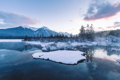 winter sunset at vermilion lakes, frozen scenery, beautiful landscape, travel alberta, canada, north america, banff national park, canadian rockies, rocky mountains