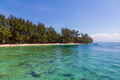 amazing nature beautiful landscape view of manukan island, sabah, borneo