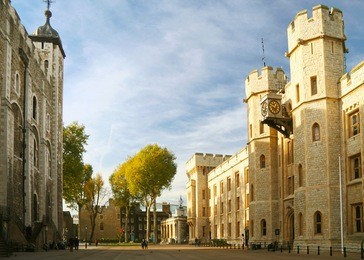 street inside the tower of london, london, england