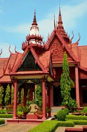 the national museum of cambodia (sala rachana) in phnom penh is cambodia's largest museum of cultural history and is the country's leading historical and archaeological museum. 