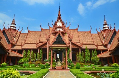 the national museum of cambodia (sala rachana) in phnom penh is cambodia's largest museum of cultural history and is the country's leading historical and archaeological museum. 