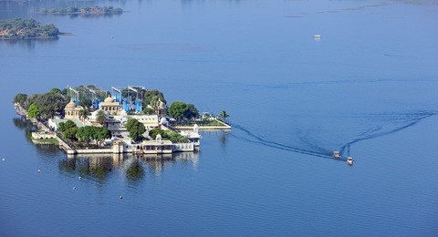 jag mandir palace, lake pichola, udaipur, rajasthan, india, asia