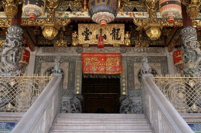 an old chinese temple, named khoo kongsi leong san tong located in penang, malaysia. the temple has been more than 100 years