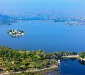jag mandir palace, lake pichola, udaipur, rajasthan, india, asia