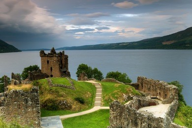 famous castle of loch ness 
