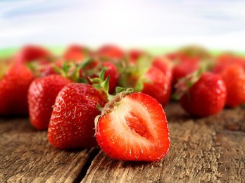 composition of strawberries