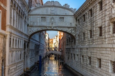 italy, venice, view of the bridge of sighs.