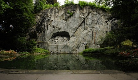 the lion monument in luzern in switzerland