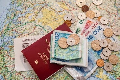 国家 地区 一百 旅行者 财务 克朗 概念 文档 旅游 全球 节假日 挪威语 银行 游客 银行 跳闸 护照 复制 空间 假期 货币 付款 储蓄 信贷 国际 现金 地图 财富 克朗 业务 旅程 比尔 投资 经济 冒险 钱 特写镜头 背景 签证 挪威 交易所 旅行 卡片 财务