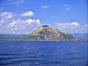 the lake close taal volcano, philippines