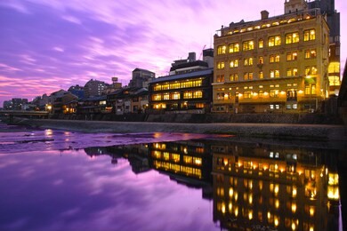 shijo kyoto, as seen from the promenade along the kamo river night view