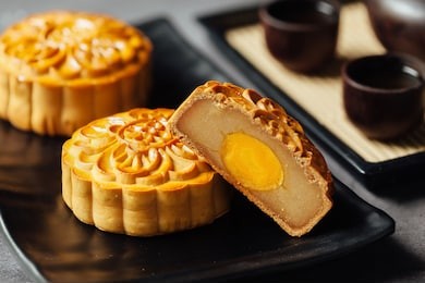 mid autumn moon cake and decoration