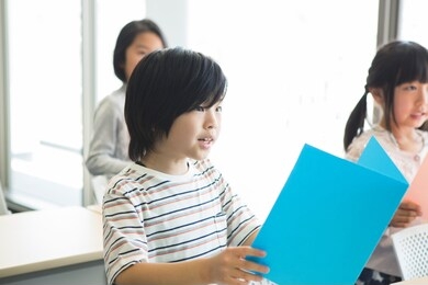 primary school students who take music class