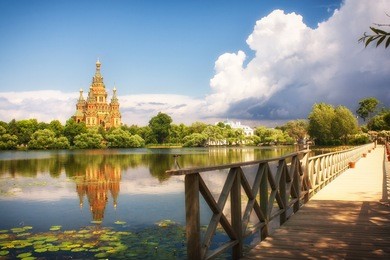 peter and paul cathedral in peterhof