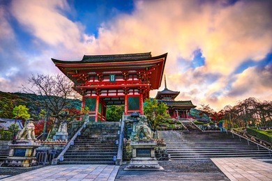 kiyomizu-dera temple gate in kyoto, japan in the morning.