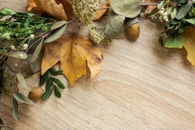 frame with fall leaves. autumn background